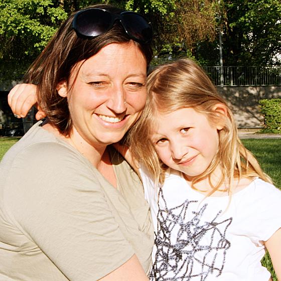 Sie will nicht länger um einen Hortplatz für ihre Tochter Elena bangen: Barbara Paulmichl ist eine der Organisatorinnen der neuen Initiative. Foto: privat