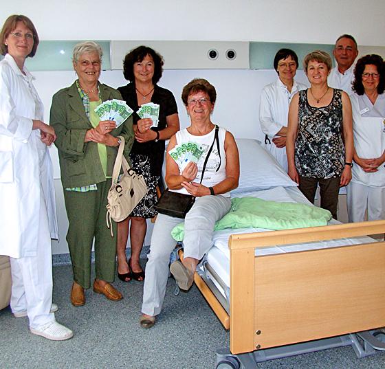 Dank den Pöringerinnen gibt es auf der Palliativstation der Klinik Ebersberg ein Niedrigstbett. privat
