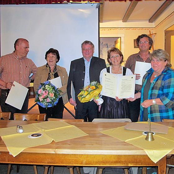 Fünf Ehrenamtliche des Festring Perlach wurden ausgezeichnet. Foto: Privat