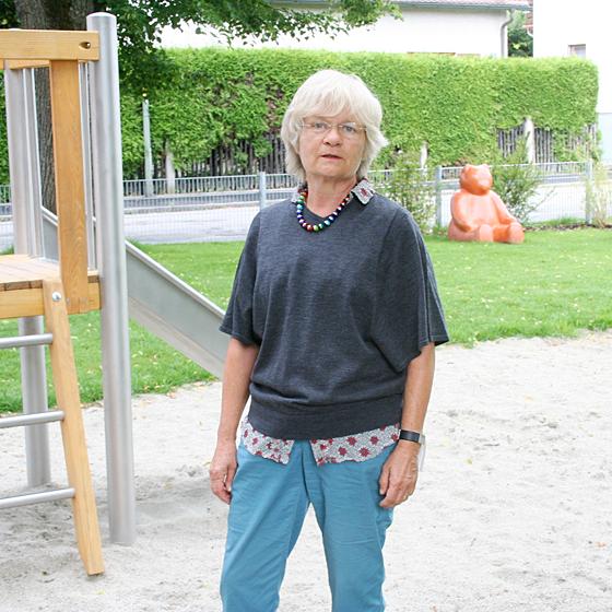 Kathrin Koop vom BA kennt das Ameisenproblem am Spielplatz am Günzburger Platz. Foto: ws