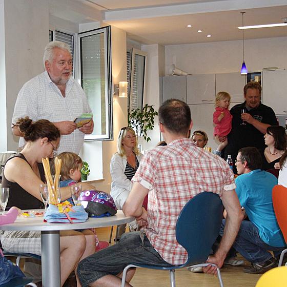 In Glonn nahmen kürzlich rund 50 Familien am Elternempfang mit Rathauschef Esterl teil. Foto: Christine Gerneth