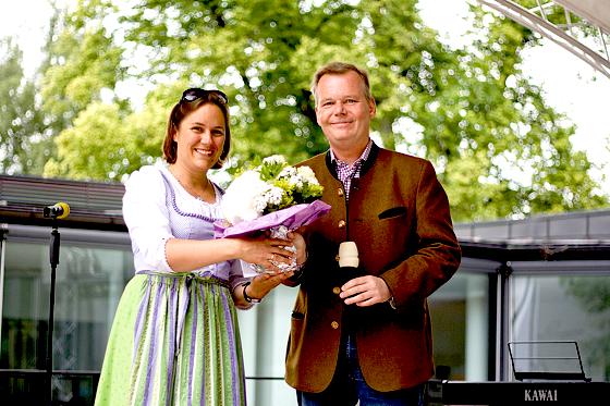 Organisatorin Stefani Eisele und Bürgermeister Jan Neusiedl eröffneten die Grünwalder Verkehrstag »Fit und schlau«. 	Foto: VA