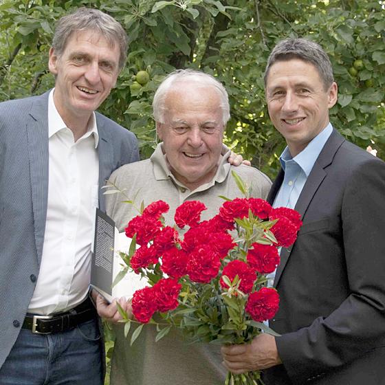 Glückwünsche von SPD-Genossen erfreuten den Jubilar an seinem Ehrentag. Foto: VA