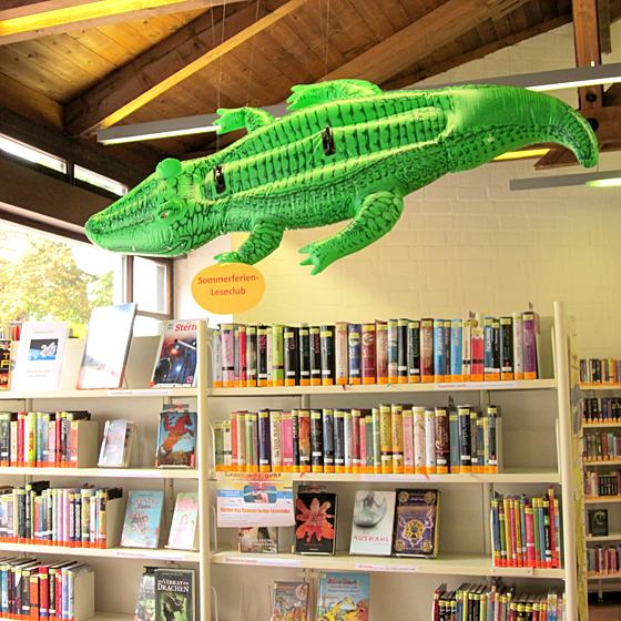 Mit einem Krokodil gekennzeichnet ist die Ecke, in der spannendes Lesefutter wartet. Foto: VA