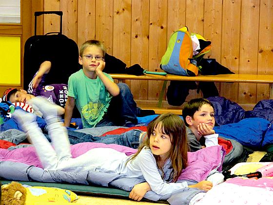 Mal ganz anders schlafen: Matratzenlager im evangelischen Kindergarten.	Foto: privat