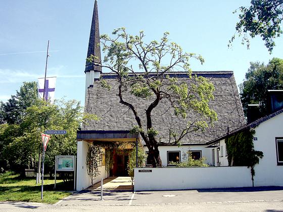 Rund um die Zachäuskirche findet am Sonntag das zünftige Pfarrfest statt. 	Foto: VA