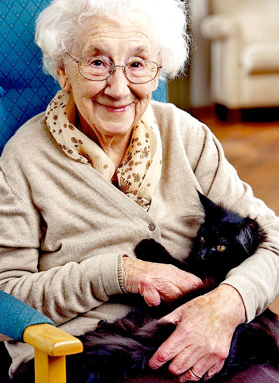 Viele Altenheimbewohner freuen sich über die Besuche von Ehrenamtlichen.	Foto: panthermedia.net