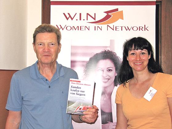 Ratgeber-Autor Hans-Christian Altmann und W.I.N Women In Network-Leiterin Tanja Bakry.	Foto: hw