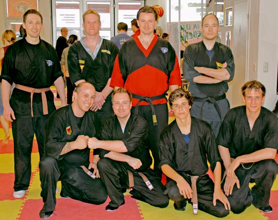 Gruppenfoto des Black Belt-Schwarzgurt Lehrgangs