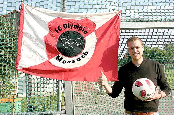 Ein Jahr beitragsfrei spielen: Jugendleiter Michael Weiß vom FC Olympia Moosach freut sich auf neue Mitglieder. 	Foto: ws