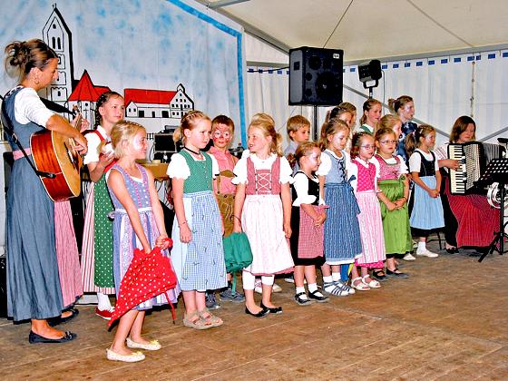 Der Kindersingkreis der Bürgervereinigung Ottendichl sang sich in die Herzen der Mitglieder und Gäste.	Foto: Privat