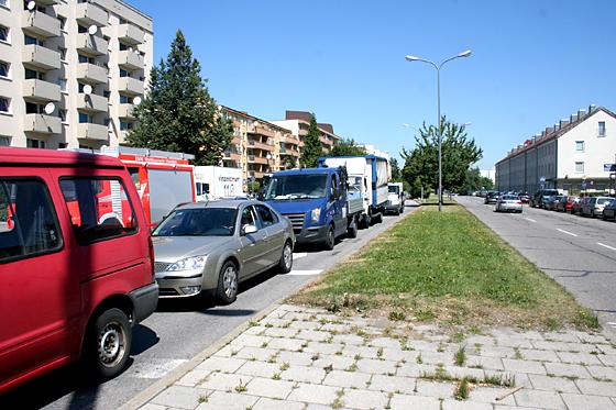Die Straßen im Münchner Norden sind schon jetzt sehr überlastet. Das Straßennetz soll optimiert werden, um den Verkehr aufrechterhalten zu können. 	Foto. ws