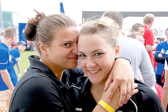 Marion Mirtl (links) und Veronika Kettenbach sind auch in der kommenden Saison ein Team.	Foto: VA