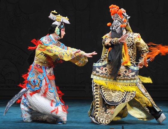 Die Pekingoper ist eine einzigartige Kunstform, die Tanz, Schauspiel, Musik und Akrobatik kombiniert. Foto: VA