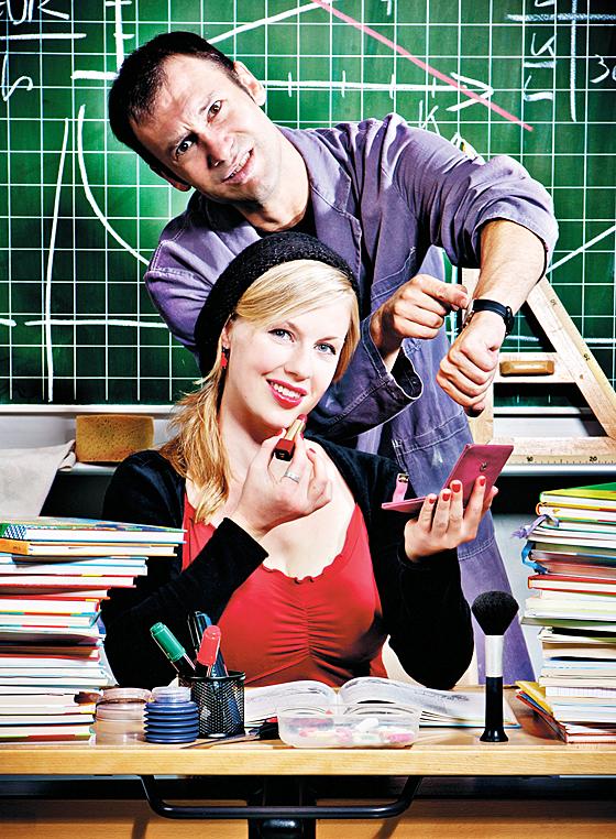 Tobias Öller und Christine Eixenberger präsentieren ihr Programm »Überstunden«. 	Foto: VA