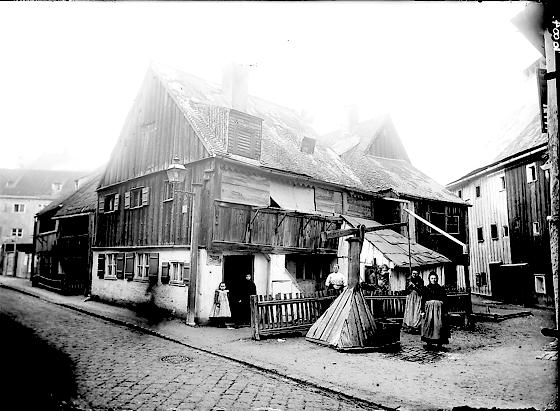 Ein Foto aus der Wolfgangstraße: In der Münchner Vorstadt, in diesem Fall in Haidhausen, sah es um 1900 so aus.	Foto: Franz Paul Burgholzer