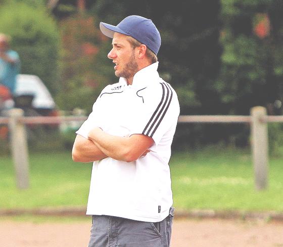 Trainer Philip Rabe brauchte viel Geduld, bis seine Spieler vom FC Alte Haide-DSC München den Sieg gegen den SV Herakles eingefahren hatten.	O. Rabuser