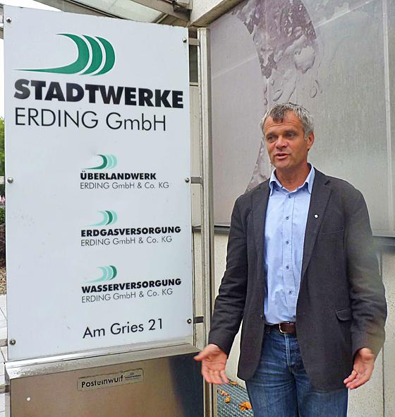 Walter Huber ist seit knapp acht Jahren Geschäftsführer der Stadtwerke Erding. Für die kommenden Jahre hat er große Pläne. 	Foto: bb