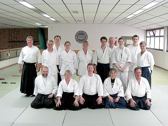 Die Aikido-Gruppe der Sf Aying freuen sich auf neue Mitstreiter.	Foto: VA