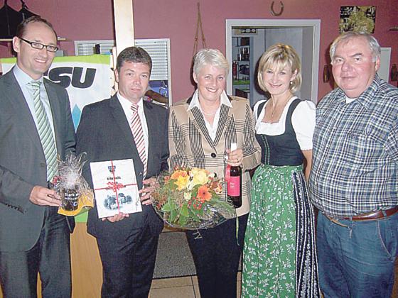 Bernhard Seidenath, Peter Felbermeier, Brigitte Weinzierl, Claudia Kops und Helmut Horn (v. l.). Foto: VA