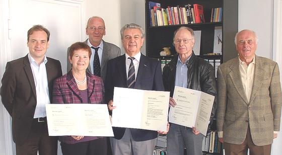 Ingo Mittermaier, Gertrud Ziegltrum, Dr. Hans-Georg Küppers, Josef Schrank, Walter Elenz, Erich Ziegltrum (von links nach rechts).	Foto: Privat