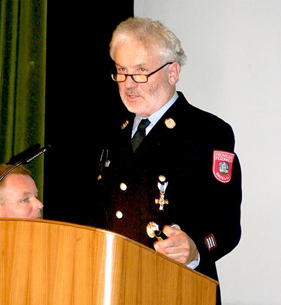 Bei der Bürgerversammlung berichtete der 2. Kommandant der Feuerwehr Anton Portenlänger über die Ereignisse des Jahres.	Foto: hol