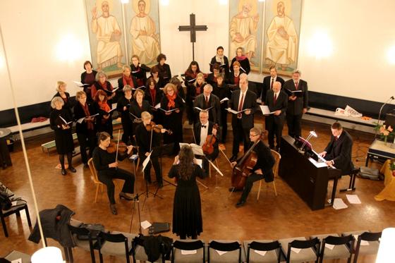 Der Evangelische Kirchenchor Grafing-Glonn singt für die Kinder- und Jugendhilfe.	Foto: VA