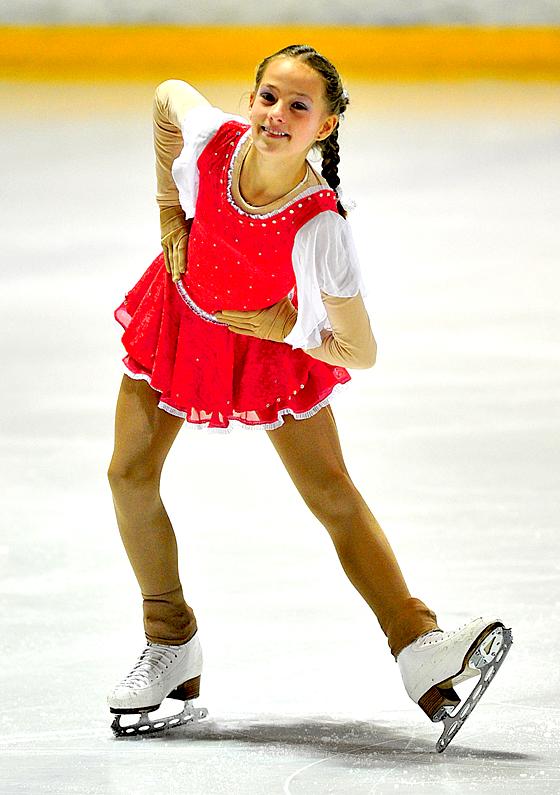 Die 13 Jahre alte Ronja Kroner vom EHCK Grafing ist Vizemeisterin im Eiskunstlauf.  	Foto: privat
