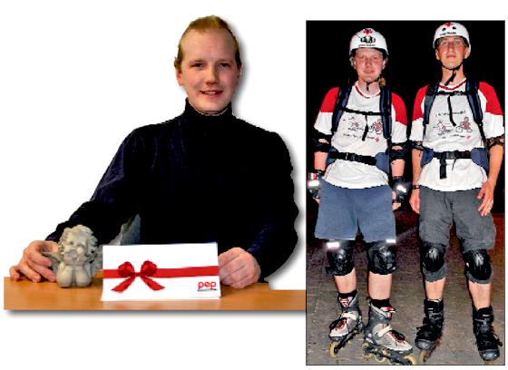 Anton Hattendorf freute sich über die Auszeichnung zum Südost-Kurier-Weihnachtsengel 2012. Das Sani-Skater-Team Anton Hattendorf (re. Foto) und Flo Ebnet von der BRK-Bereitschaft West 3-Aubing (re.), die gleich zur Hilfe eilten.	Foto: ar