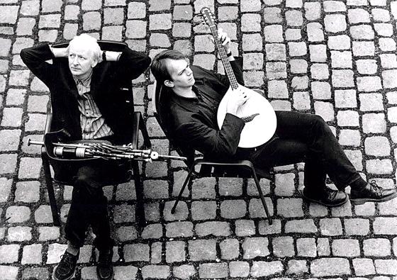 Das Duo »Pipeline« spielt im Kunstforum alte und neue Melodien des keltischen Europa.	Foto: VA