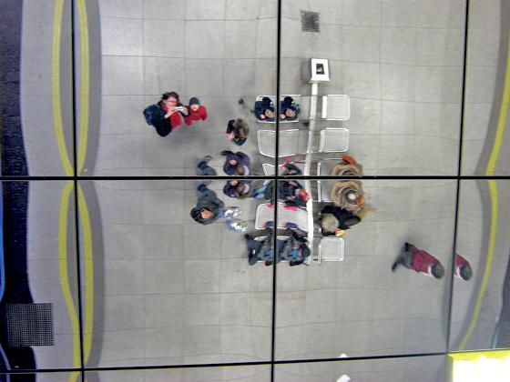In der LEO 61 lernen die Kinder unter anderem, wie Spiegel funktionieren.	Foto: VA