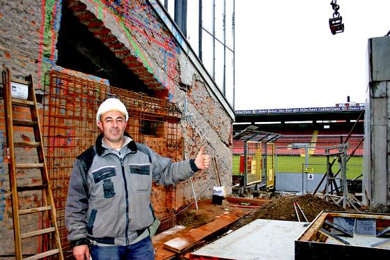 Halil Prentic ist seit Anfang an beim Umbau des Sechzger-Stadions mit dabei und zuversichtlich, dass auch die Haupttribüne rechtzeitig fertig wird. 	Foto: HH