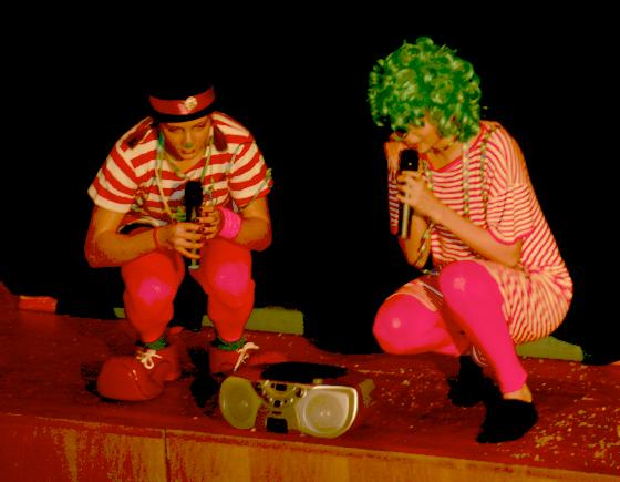 Die Rahmenhandlung mit Clown zog das Publikum in ihren Bann.	Foto: VA