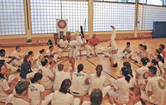 Interessant ist das Capoeira-Training in der Wegenerhalle auch für Zuschauer. Sie sind willkommen, müssen keinen Eintritt bezahlen.	Foto: VA