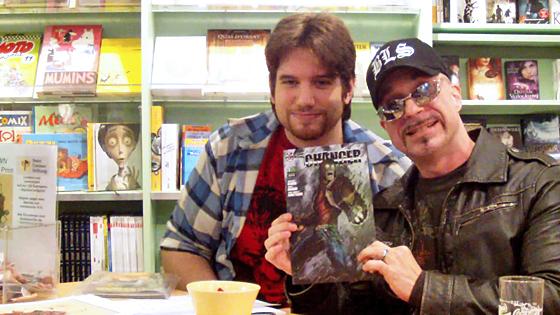 Christopher Kloiber (l.) mit Greg Capullo, dem aktuellen Batman-Zeichner in den USA. Rechts Kloibers diesjähriger Beitrag zum Gratis-Comic-Tag.      Fotos: C. Kloiber