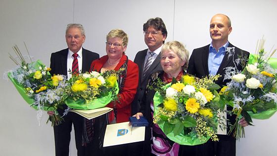 Bürgermeister Albert Hingerl (Mitte) dankte den vier engagierten Bürgern.	Foto: Gemeinde