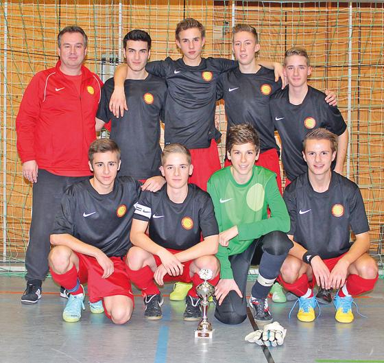 Die B1-Jugend der JFG belegte beim Turnier des FC Ottobrunn am 13. Januar den 2. Platz. 	Foto: privat