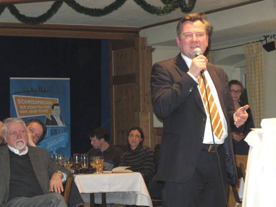 CSU-Oberbürgermeister-Kandidat Josef Schmid auf Stadtteiltour in Trudering.	Foto: privat