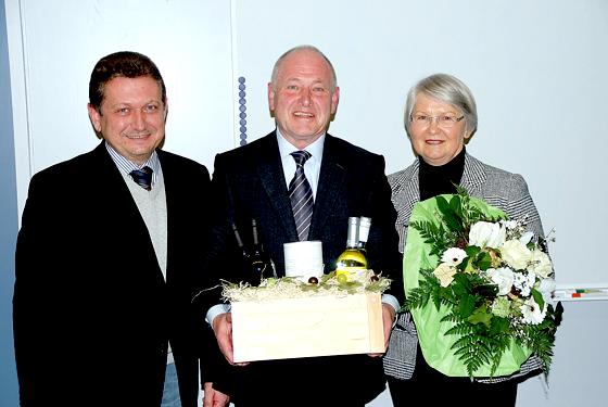 Bürgermeister Korneder und Richter mit Ehefrau bei der Verabschiedung.	Foto: privat