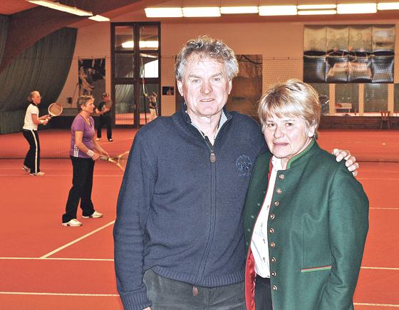 Die Torwartlegende Sepp Maier ist Ehrenpräsident und Namensgeber für den von Ursel Emig gegründeten Tennisclub.	Foto: Sybille Föll