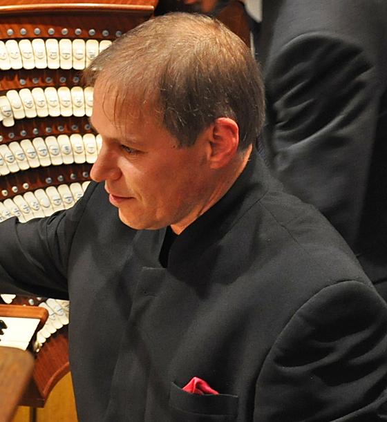 Christian Brembeck spielt beim Michaelskonzert am 2. Mai in St. Michael Orgel.	Foto: VA