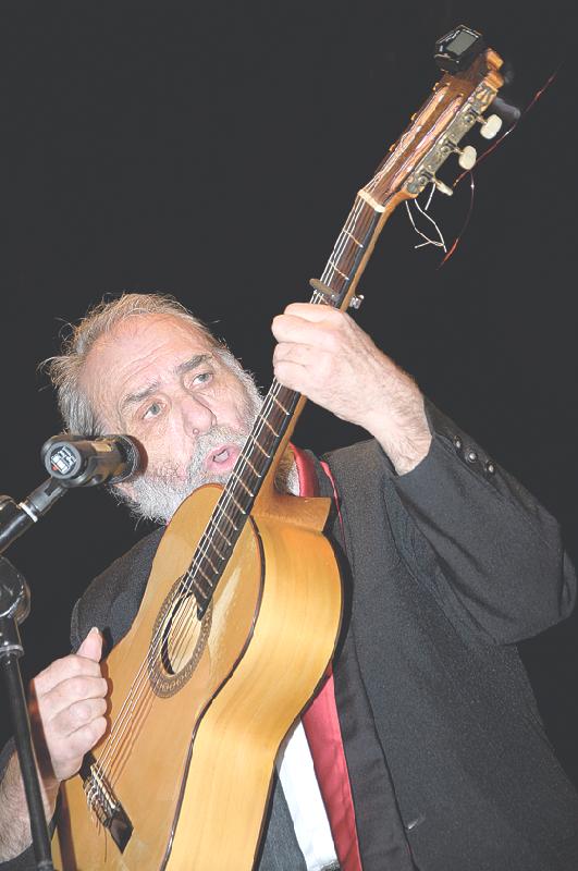Pedro Soriano kommt am 4. Mai nach Moosach. Er sing Lieder über Wut und Hoffnung.	Foto: VA