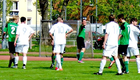 In diesem Spiel zeigte der TSV Moosach den Hausherren, wo es langgeht.	Foto: VA
