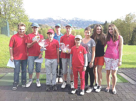 Die neun Mitglieder des GCF, die am Bavarian Team Cup teilgenommen haben. 	Foto: Golf Club Ebersberg