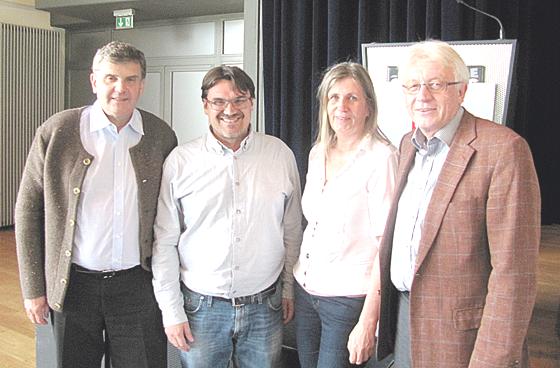 Vier Erdinger im SPD-Bezirksvorstand  von links nach rechts: Ewald Schurer, Michael Gruber, Ulla Dieckmann und Horst Schmidt. 	Foto: Partei
