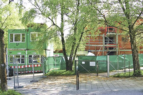 Noch heuer soll das neue Kinderhaus an der Weißenseestraße auf dem Gelände der dortigen Pfarrei seinen Betrieb aufnehmen  mit 124 Plätzen für die Kleinen im Stadtteil.	Foto: HH