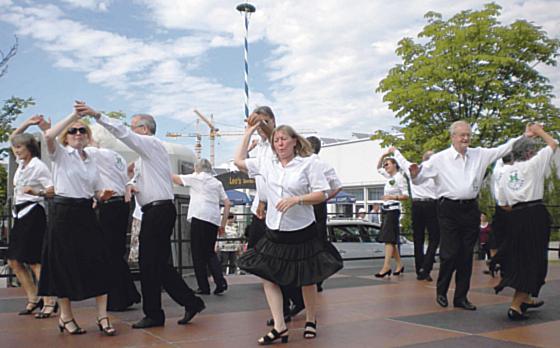Am kommenden Wochenende findet ein Round Dance Festival in Taufkirchen statt. Foto: VA