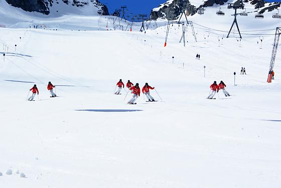 Der Deutsche Meister im Synchro-Skifahren kommt aus Siegertsbrunn. 	Fotoquelle