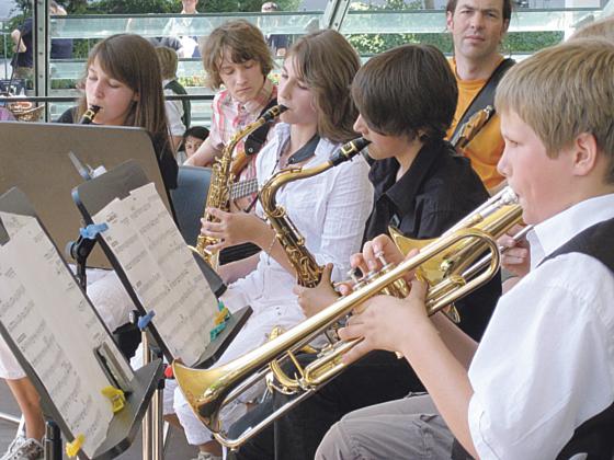 Die Ensemble der Musikschule Grünwald spielen am 15. Juni auf dem Rathausplatz. Foto: VA