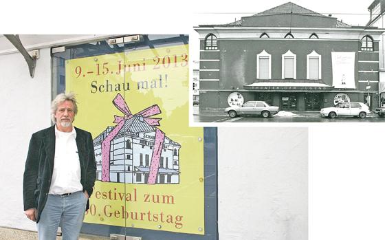 George Podt vor der Schauburg: Das geschichtsträchtige Theater, oben auf einem Foto von 1986, wird heuer 60 Jahre alt und feiert jetzt seinen Geburtstag mit einem Festival. Fotos: scy/Schauburg
